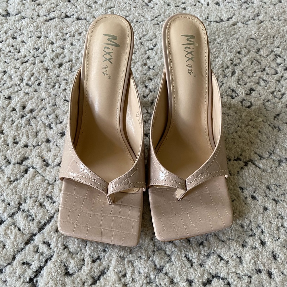 Mix Shuz Nicole Square Toe Sandals